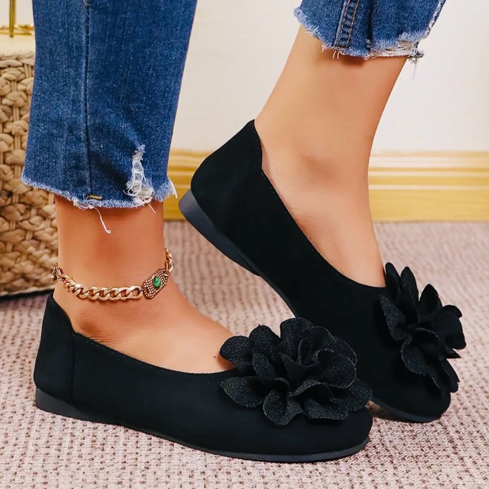 Black Floral Accent Women's Flat Loafers